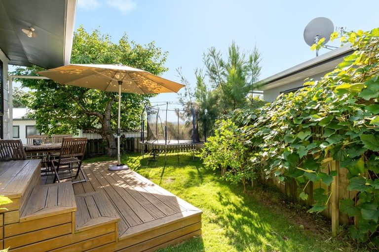 Photo of property in 16 Meander Drive, Welcome Bay, Tauranga, 3112