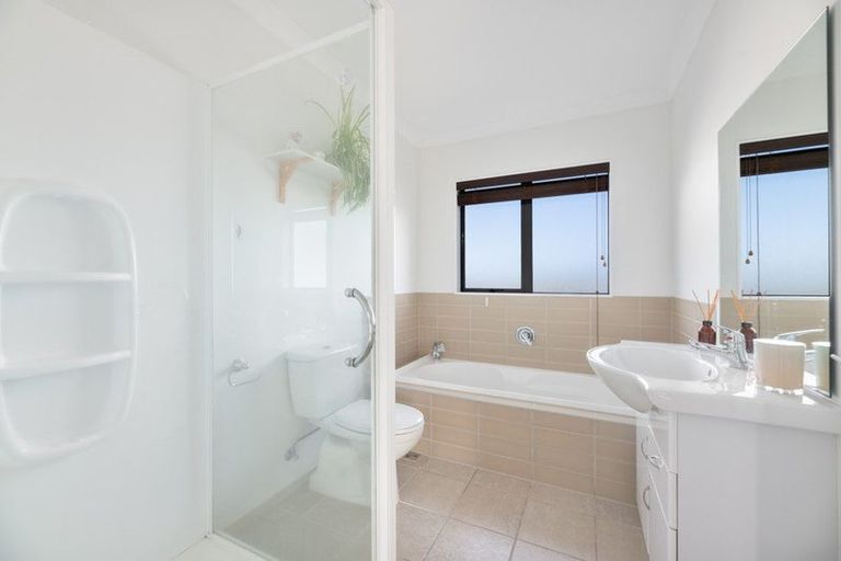 Photo of property in 230b Sturges Road, Henderson, Auckland, 0612