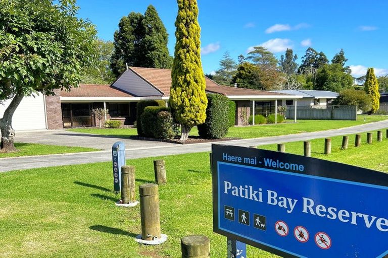 Photo of property in 126 Patiki Place, Whangamata, 3620