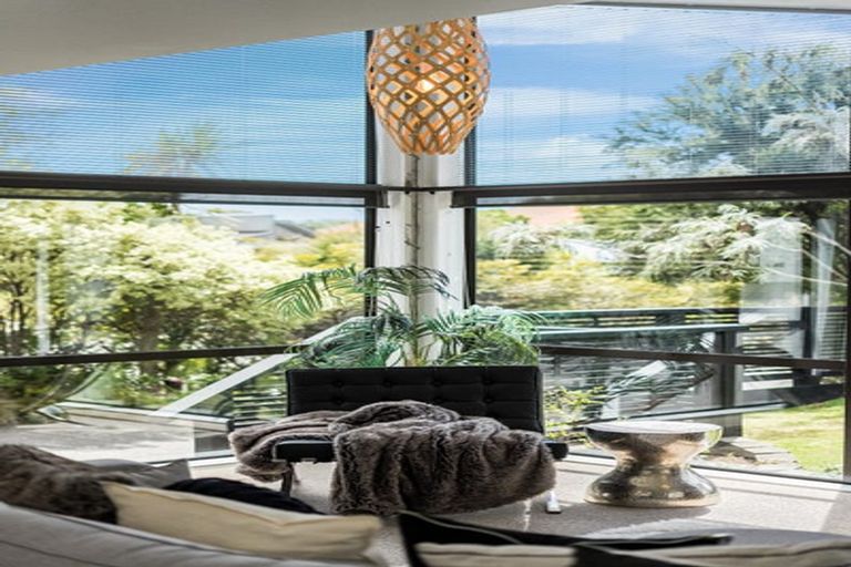 Photo of property in 37 Navigation Drive, Whitby, Porirua, 5024