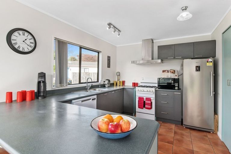 Photo of property in 13 Atarau Grove, Paraparaumu, 5032