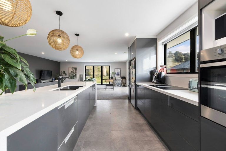 Photo of property in 31 Kingfisher Crescent, Albert Town, Wanaka, 9305