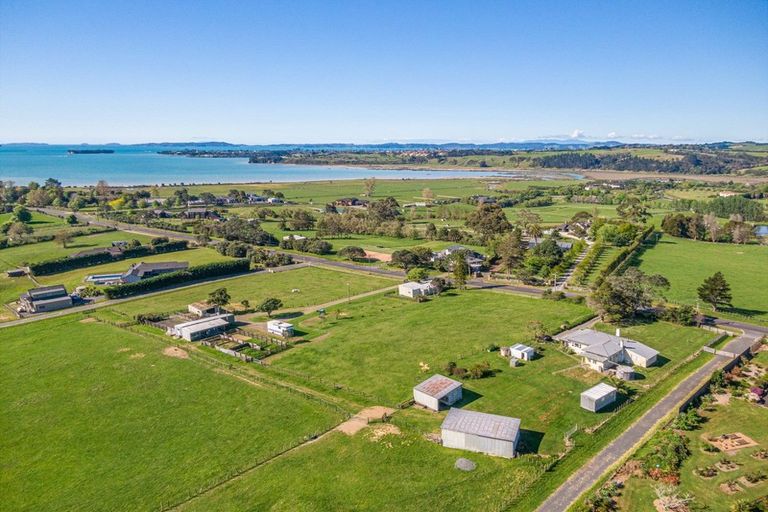 Photo of property in 250 Clifton Road, Whitford, 2571