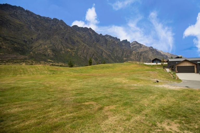 Photo of property in 6 Chimney Lane, Jacks Point, Queenstown, 9371