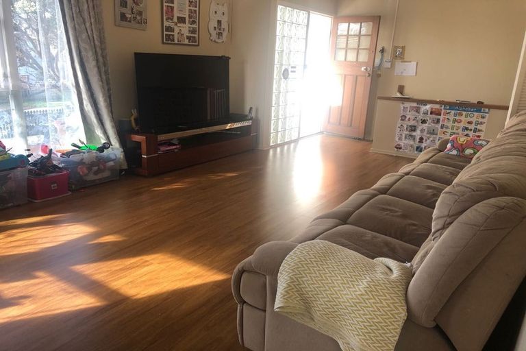 Photo of property in 1 Rosalind Road, Glenfield, Auckland, 0629