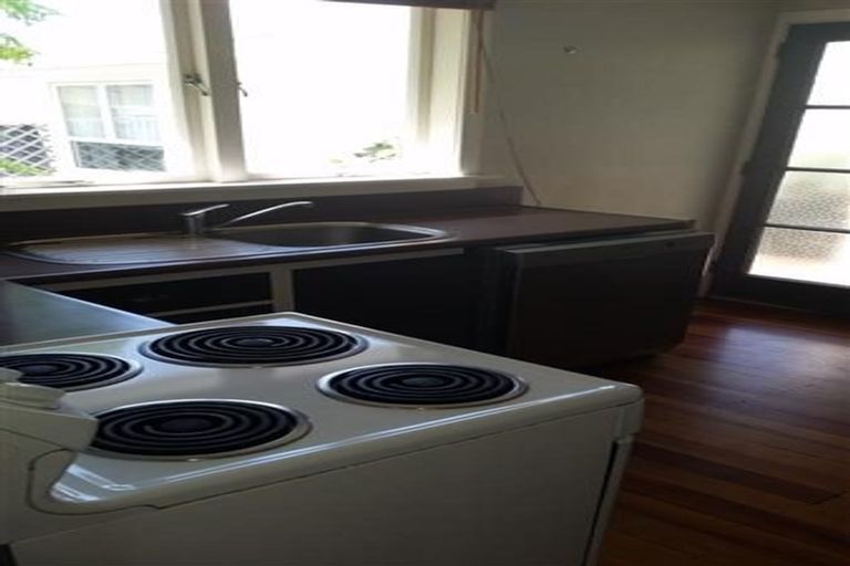 Photo of property in 1/43 Belt Road, Moturoa, New Plymouth, 4310