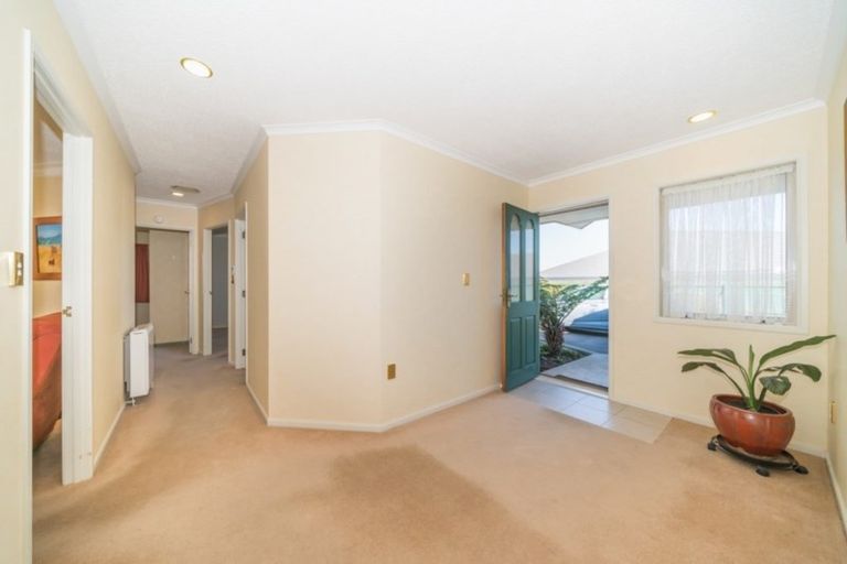 Photo of property in 8 Shakespeare Way, Kelvin Grove, Palmerston North, 4414