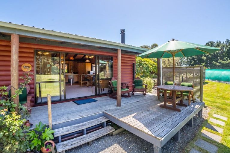 Photo of property in 501 Waihakeke Road, Taumata Island, Carterton, 5792