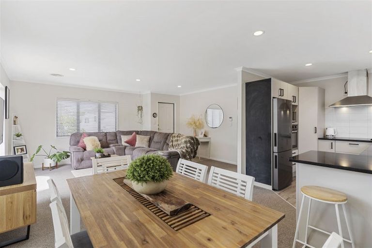 Photo of property in 10a De Thiery Place, Pakuranga Heights, Auckland, 2010