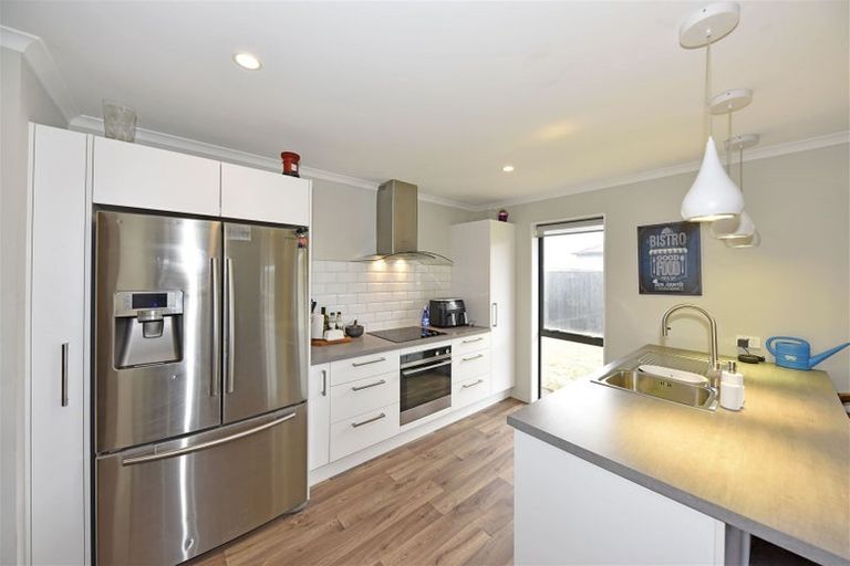 Photo of property in 2 Tara Crescent, Woodend, 7610