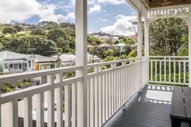 Photo of property in 1/15 Emerson Street, Berhampore, Wellington, 6023