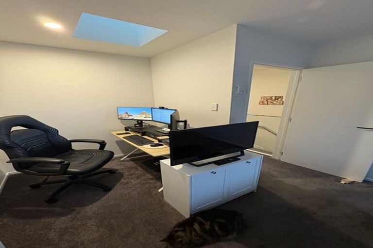 Photo of property in 4/89 Beach Road, Te Atatu Peninsula, 0610