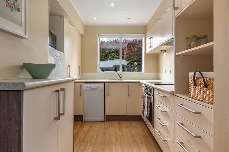 Photo of property in 73 Sea Vista Drive, Pukerua Bay, 5026