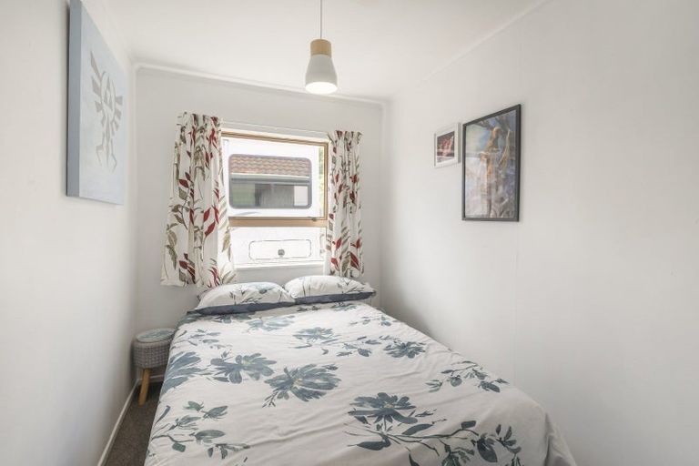 Photo of property in 16 Weggery Drive, Waikanae Beach, Waikanae, 5036