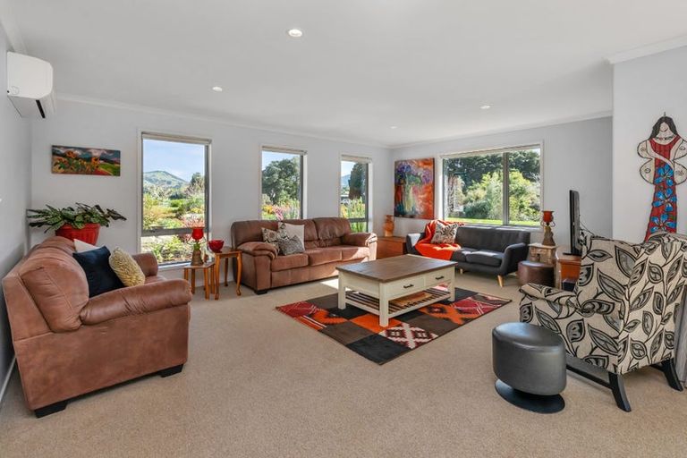 Photo of property in 9 Crawford Road, Maungakaramea, 0178