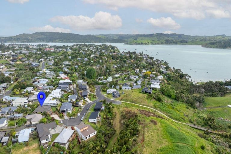 Photo of property in 10 Mahana Place, Raglan, 3225
