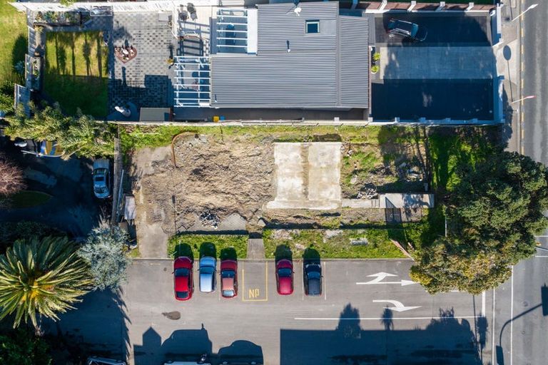 Photo of property in 60 Mana Esplanade, Paremata, Porirua, 5026