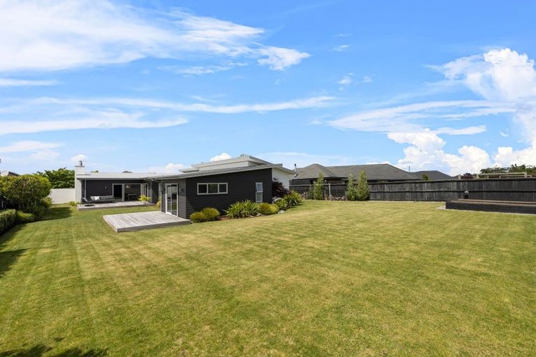 Photo of property in 17 Jacqueline Drive, West Melton, 7618