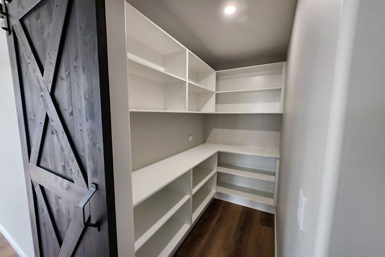 Photo of property in 35 Akoranga Place, Hornby, Christchurch, 8042