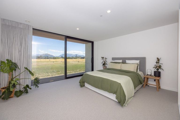 Photo of property in 10 Little Orchard Way, Wanaka, 9382
