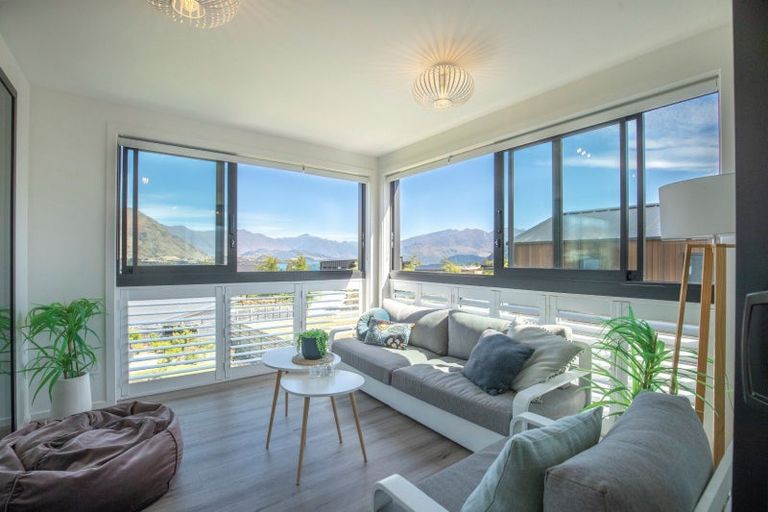 Photo of property in 6 Platinum Ridge, Wanaka, 9305