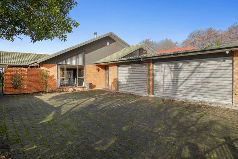 Photo of property in 22 Apsley Drive, Russley, Christchurch, 8042