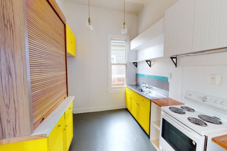 Photo of property in 37 Waldegrave Street, Palmerston North, 4410