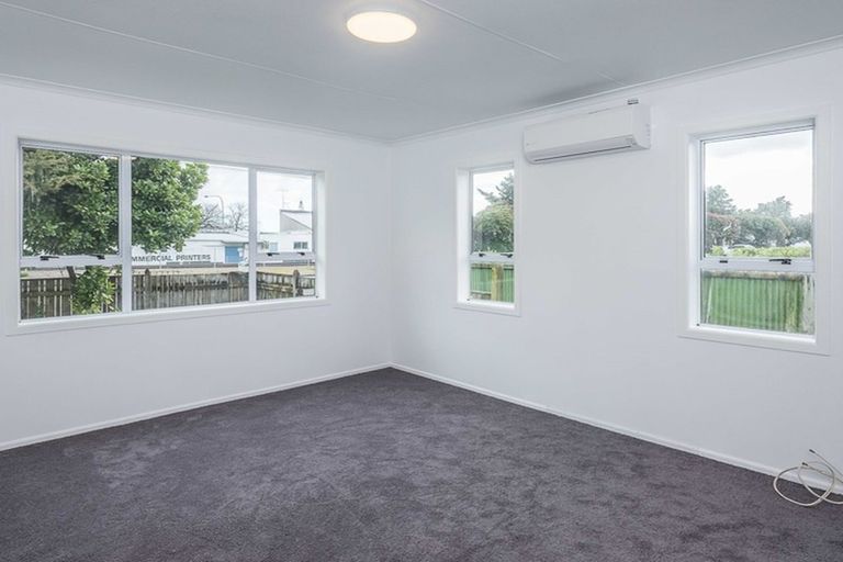 Photo of property in 8 Cambridge Street, Levin, 5510