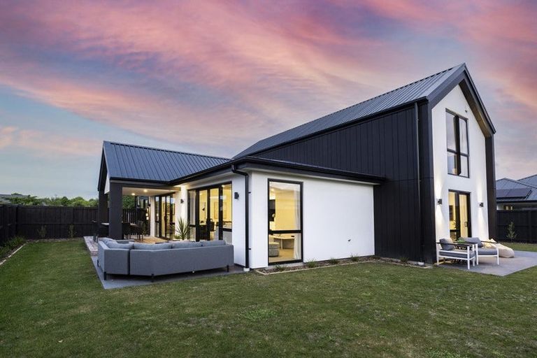 Photo of property in 215 Cavendish Road, Casebrook, Christchurch, 8051