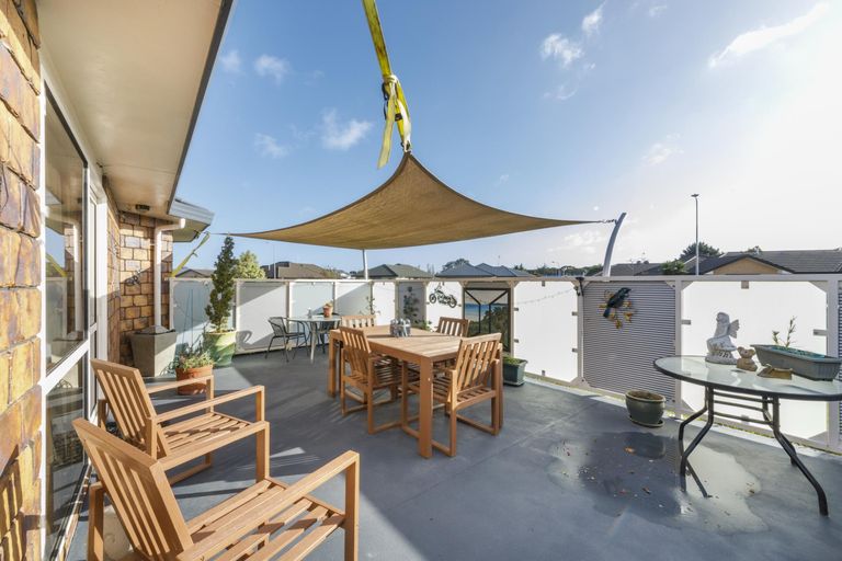 Photo of property in 44 Peter Hall Drive, Kelvin Grove, Palmerston North, 4414