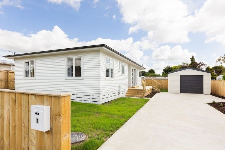 Photo of property in 1 Ferndale Place, Feilding, 4702