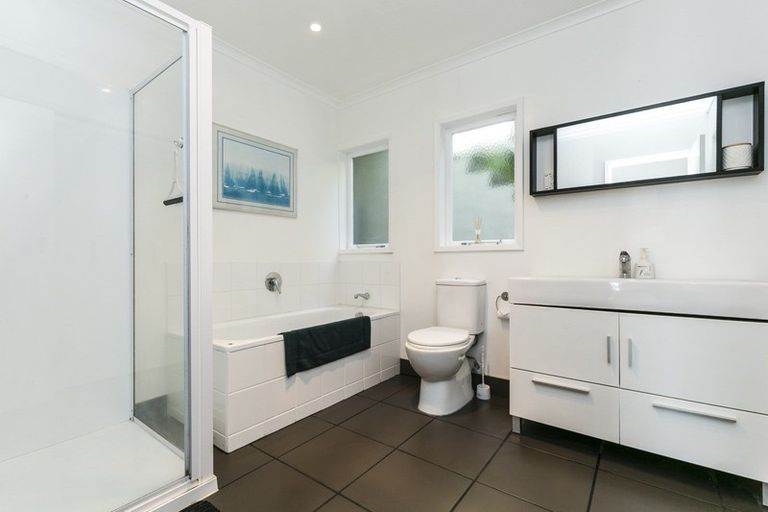 Photo of property in 2/15 Kio Road, Hataitai, Wellington, 6021