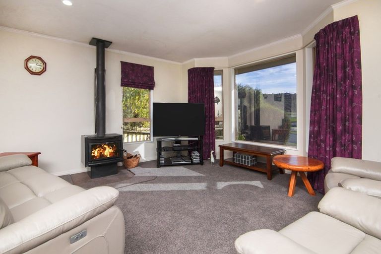 Photo of property in 24 Admiralty Place, Waikawa, Picton, 7220