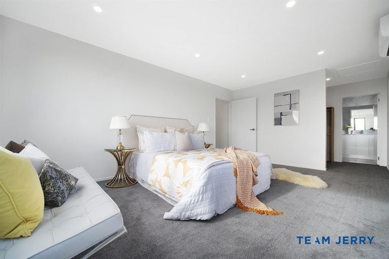 Photo of property in 1 Korowhiti Road, Clarks Beach, 2122