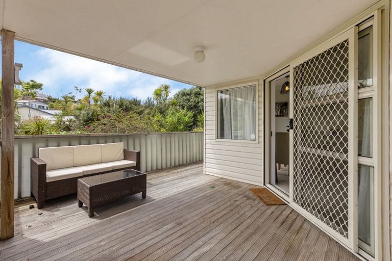 Photo of property in 8a Langton Road, Stanmore Bay, Whangaparaoa, 0932