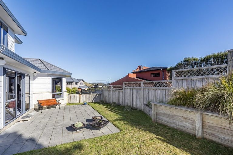 Photo of property in 9 Kilkelly Close, Tawa, Wellington, 5028