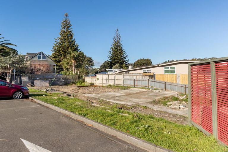 Photo of property in 60 Mana Esplanade, Paremata, Porirua, 5026