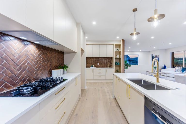 Photo of property in 29 Kaupeka Road, Orewa, 0931