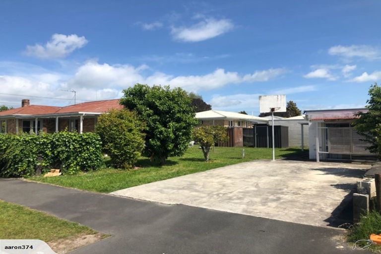 Photo of property in 1 Snead Place, Hamilton East, Hamilton, 3216