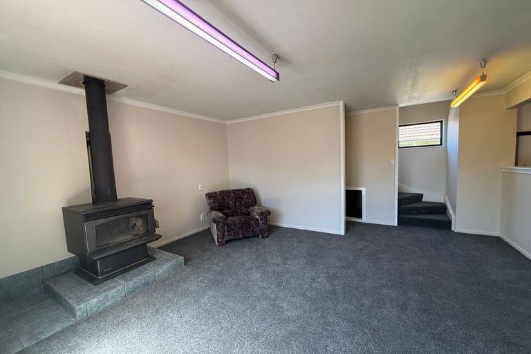 Photo of property in 15 Seddon Street, Takaro, Palmerston North, 4412