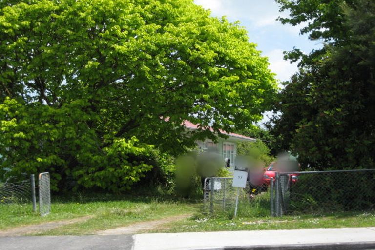 Photo of property in 37 Riverhead Road, Kumeu, 0810