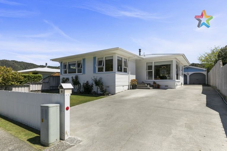 Photo of property in 33 Meremere Street, Wainuiomata, Lower Hutt, 5014