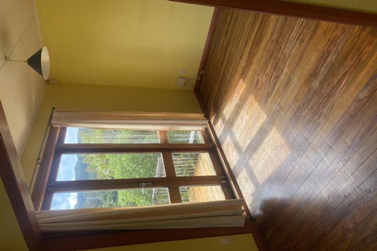 Photo of property in 86 Curtis Street, Northland, Wellington, 6012