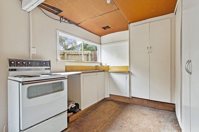 Photo of property in 13 Emirau Place, Glenfield, Auckland, 0629