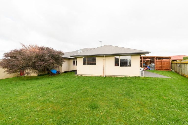 Photo of property in 21 Cleveland Heights, Kelvin Grove, Palmerston North, 4414