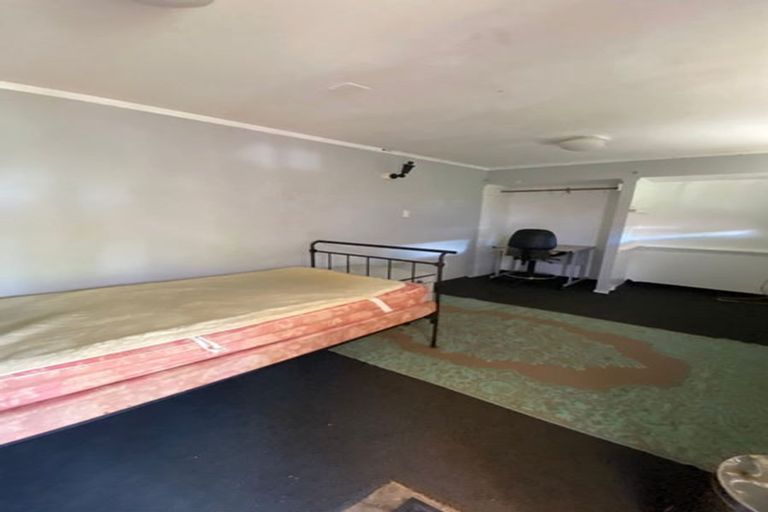 Photo of property in 26 Gibbons Road, Weymouth, Auckland, 2103