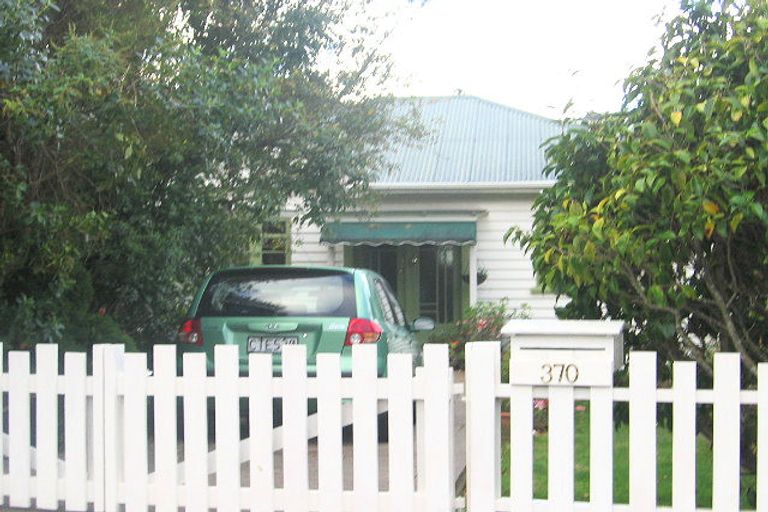 Photo of property in 370 Karori Road, Karori, Wellington, 6012