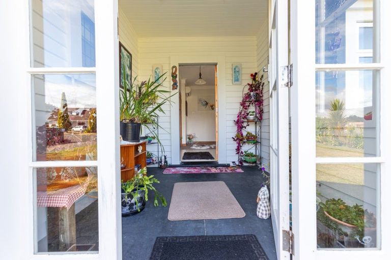 Photo of property in 4 Ranfurly Street, Dannevirke, 4930