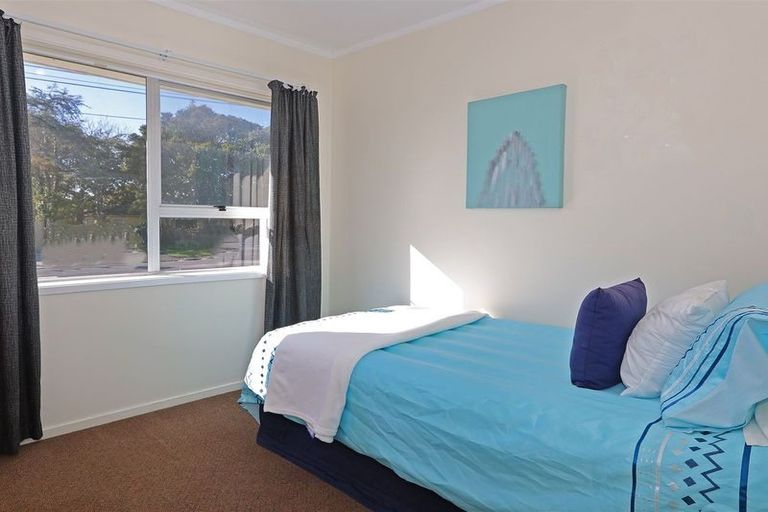 Photo of property in 1/28 Taipari Road, Te Atatu Peninsula, Auckland, 0610