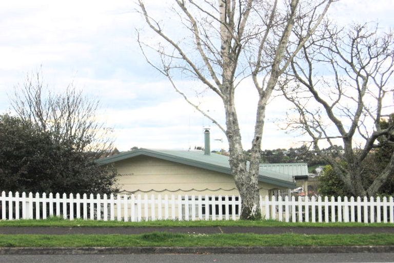 Photo of property in 10 Victory Street, Welcome Bay, Tauranga, 3112